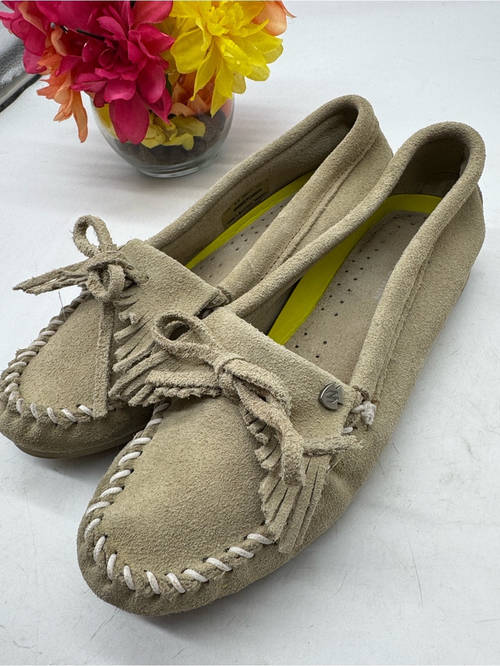 Minnetonka Suede Moccasin Loafers in Taupe Size 9.5